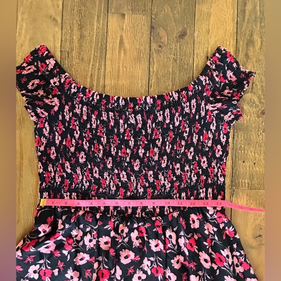 EXPRESS Black with pink/red Floral smocked top mini sundress off the shoulder - Picture 9 of 9
